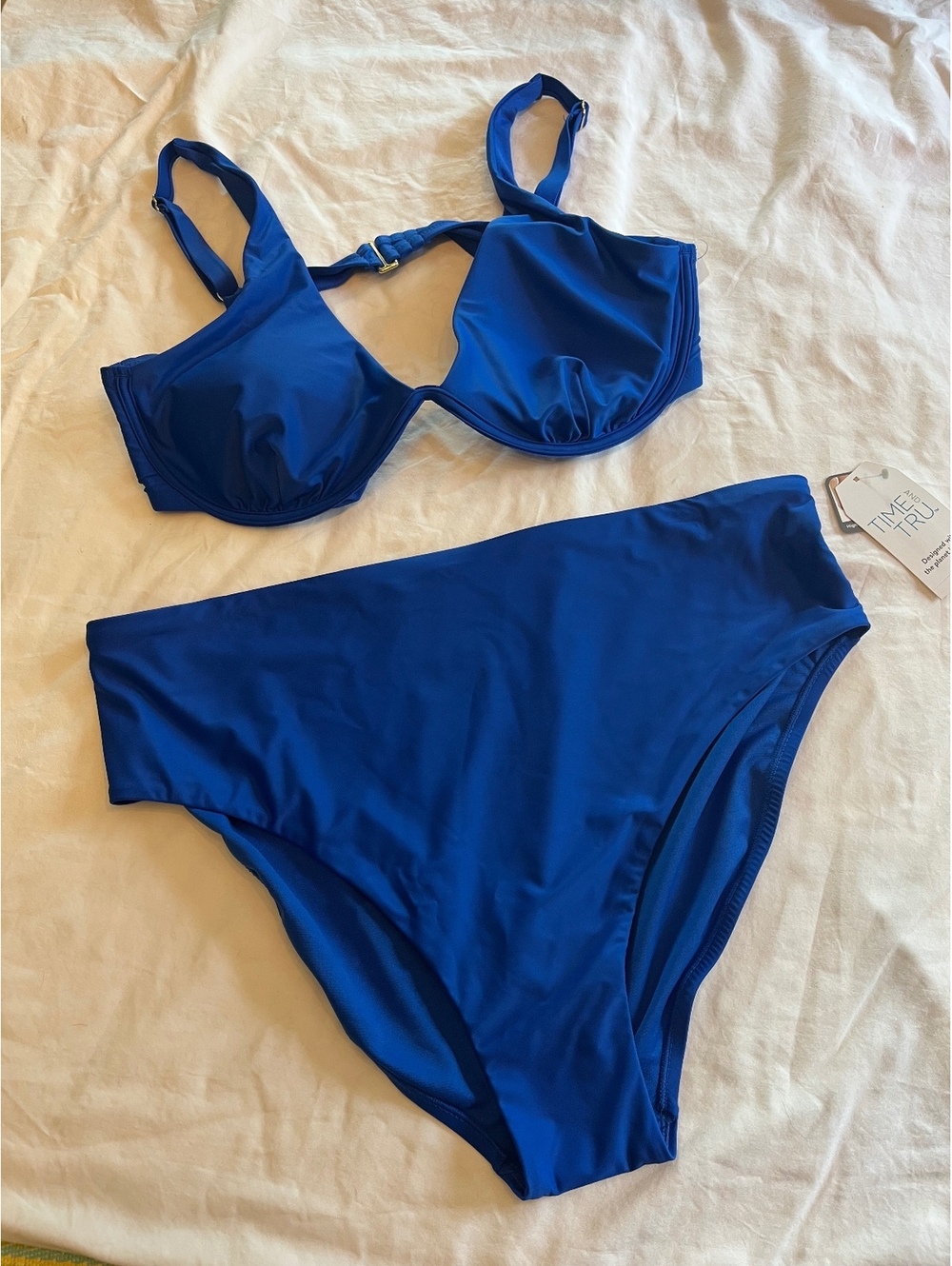 New Time and Tru Women’s Mid-Rise Bikini Royal Underwire Top Plus 2X (20-22W)